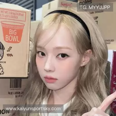 薄霜凤